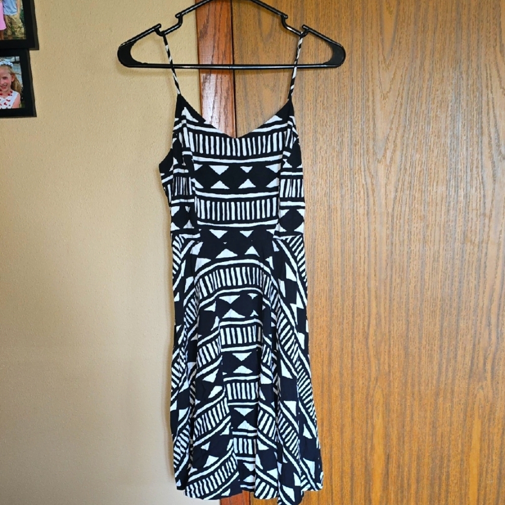 Old Navy Black and White Patterned Midi Dress